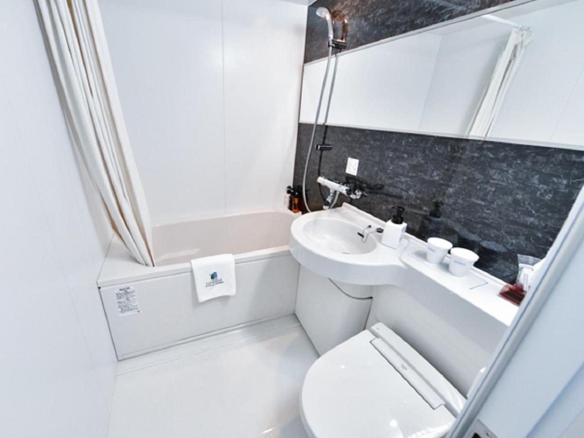 Hotel Livemax Hakataekimae Fukuoka  Exteriör bild